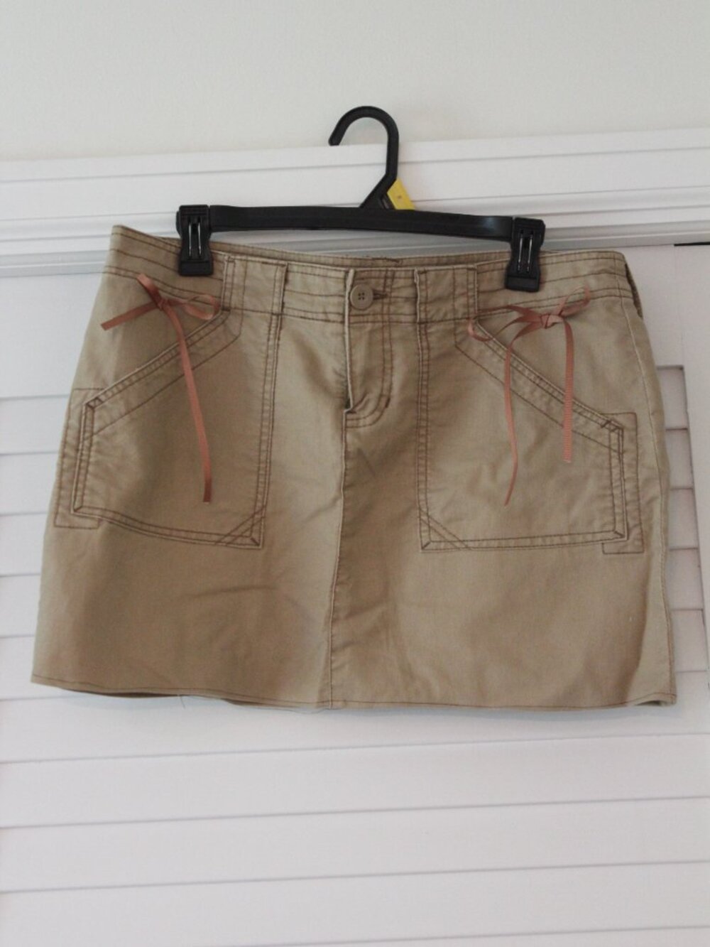 Womens Maurices Size 7/8 khaki/beige mini skirt
